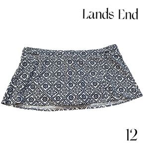Lands End Navy and White Patterned floral geometric swim skort size 12 NWOT